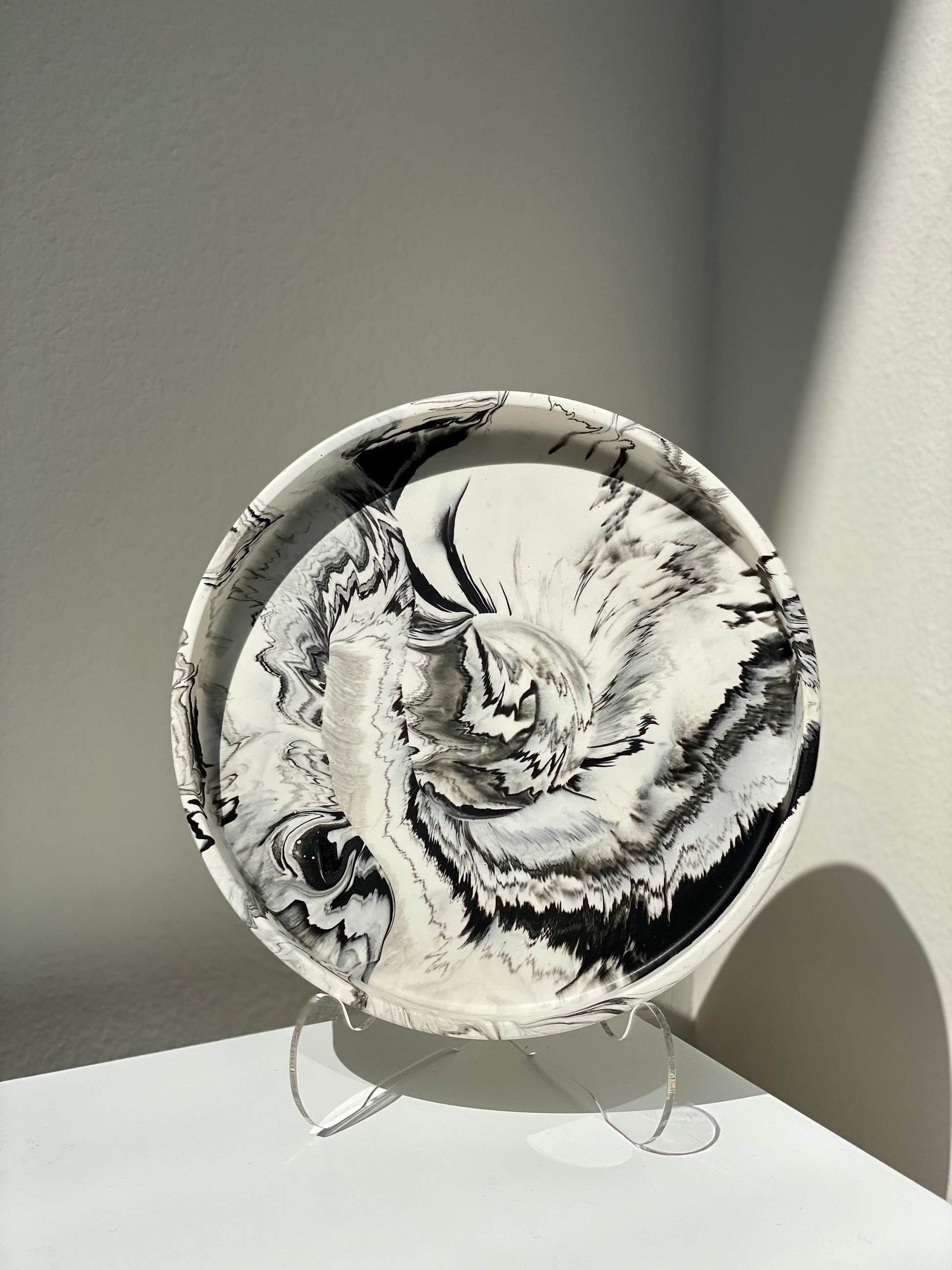 Black and White Marble Circular Tray