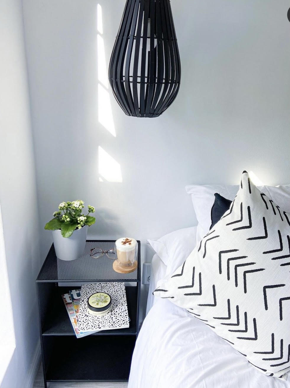 Mesh Table
