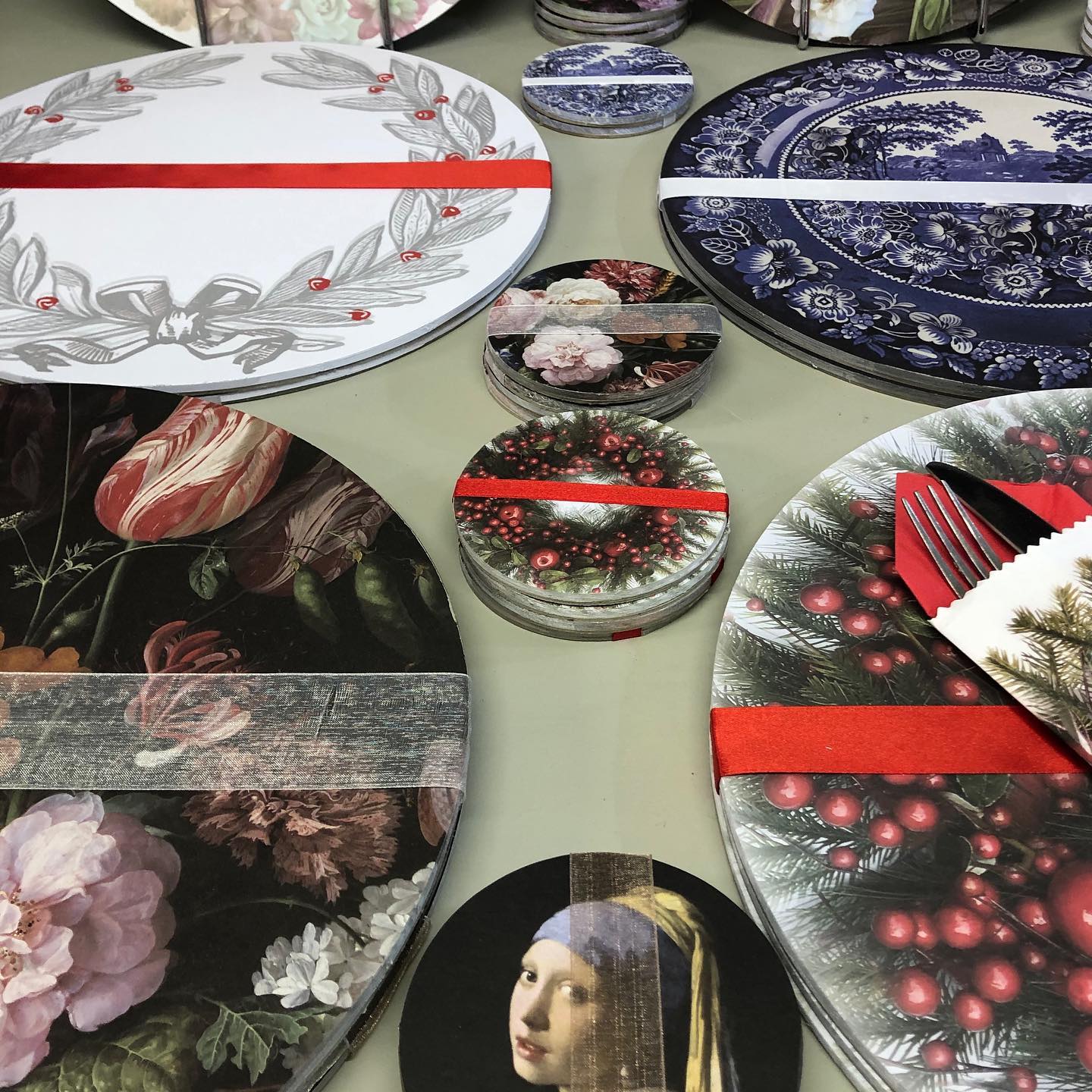Delft Paper Underplates (24 Sheets)