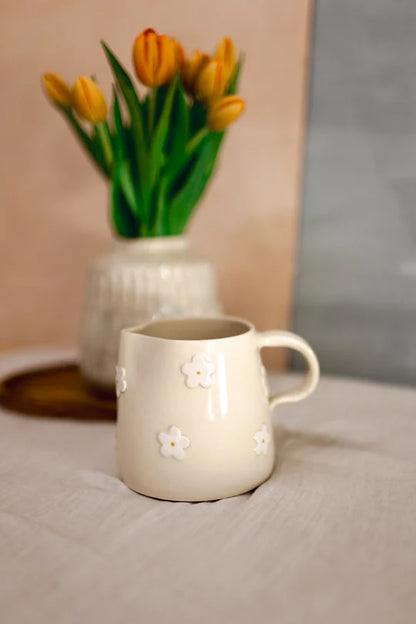 Daisy jug