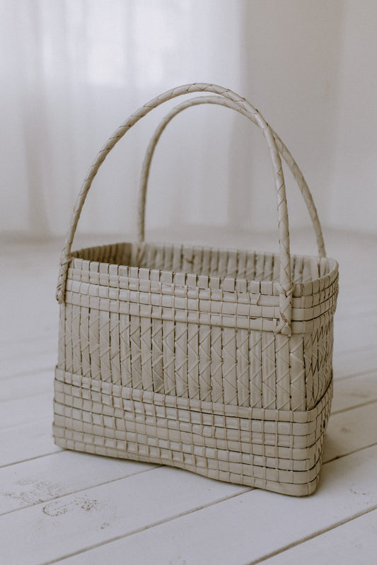 Isabella Handheld Basket (M)