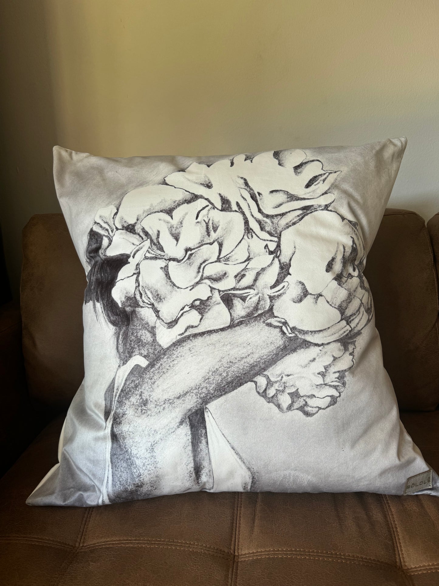 The Flower Scatter Cushion (40 x 40)