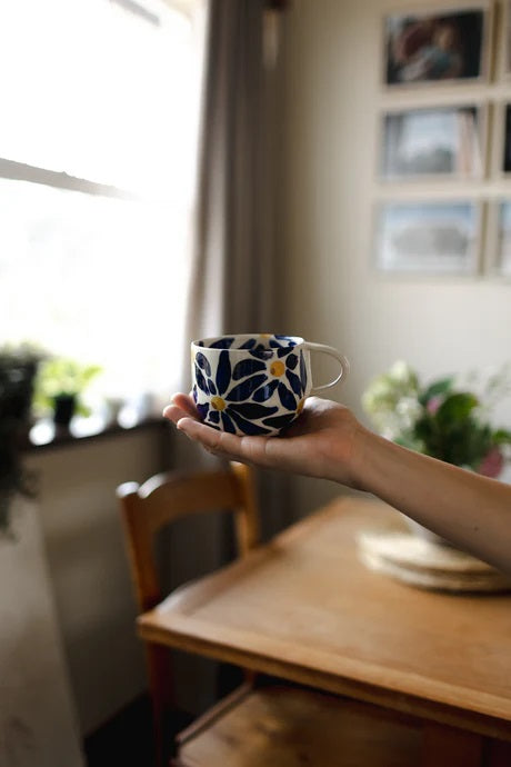 Blue Daisy Mug