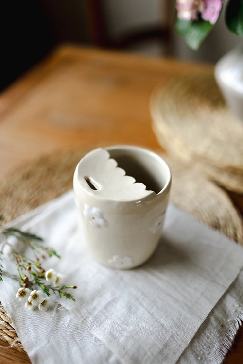 3D Daisy Ceramic Travel Mug